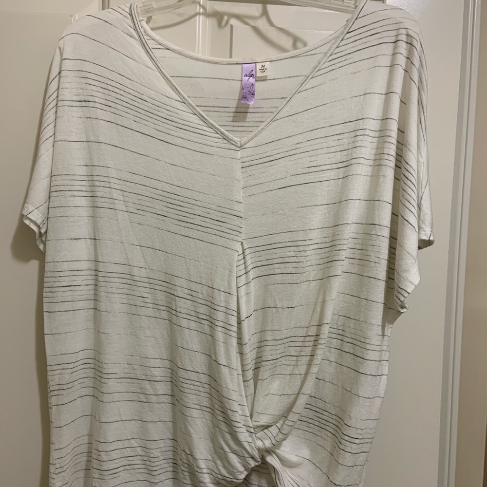 Alya Women’s Comfy Bottom Tie V-Neck Slouchy Tee